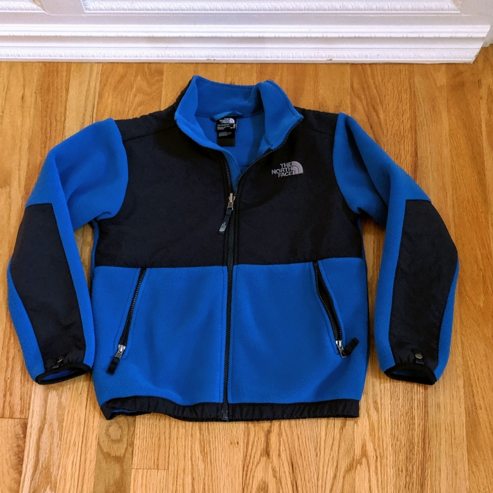 Boys The North Face Fleece Jacket. Size M